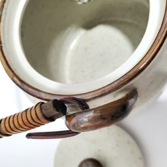 Vtg Tea Kettle Pottery Hand Painted Bamboo “Extra Touch FTD USA” Woven Handle - Picture 12 of 16